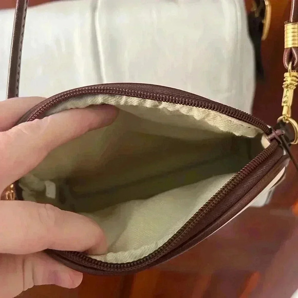 Vintage Carryland White and Brown Faux Leather Crossbody Bag Set - Set of 2 - Picture 11 of 16
